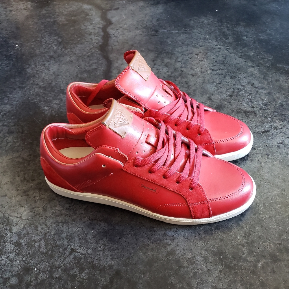 Diamond Red Leather size 9